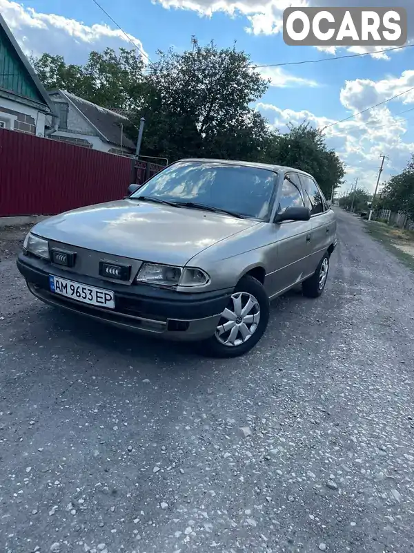 Седан Opel Astra 1996 1.6 л. Ручна / Механіка обл. Дніпропетровська, Межова - Фото 1/9