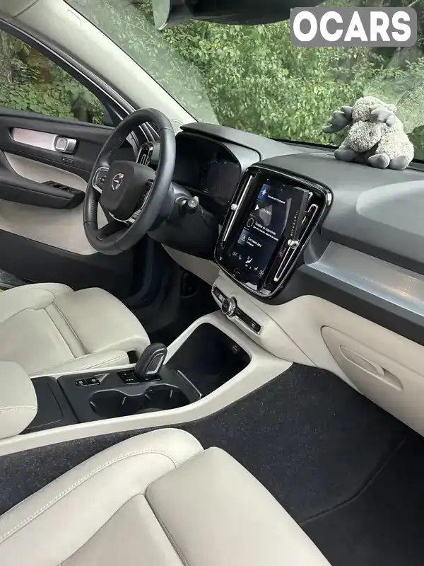 Позашляховик / Кросовер Volvo XC40 2020 1.97 л. Автомат обл. Житомирська, Житомир - Фото 1/10