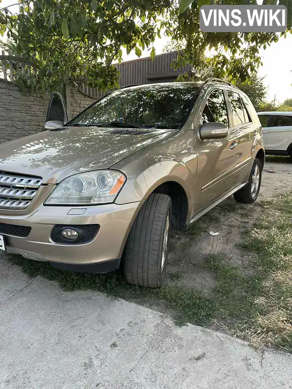 Позашляховик / Кросовер Mercedes-Benz M-Class 2007 3.5 л. Автомат обл. Запорізька, Запоріжжя - Фото 1/7