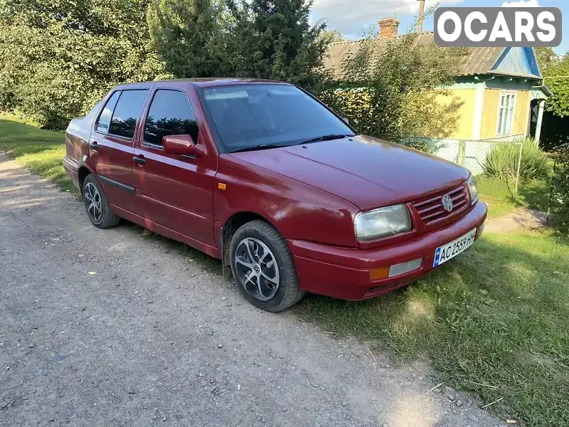 WVWZZZ1HZTW065199 Volkswagen Vento 1996 Седан 1.8 л. Фото 1