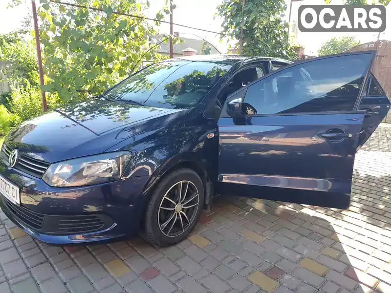 Седан Volkswagen Polo 2014 1.6 л. Ручна / Механіка обл. Івано-Франківська, Івано-Франківськ - Фото 1/9