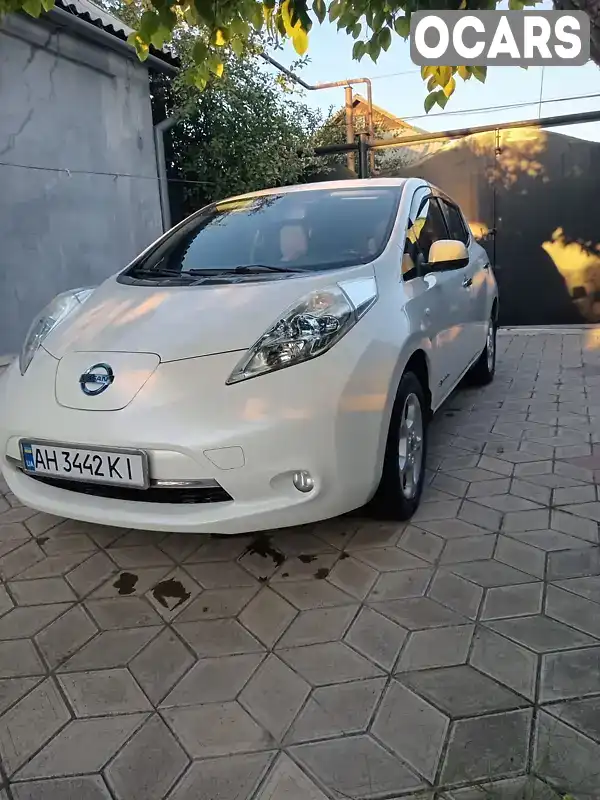 AZE0052672 Nissan Leaf 2012 Хэтчбек  Фото 2