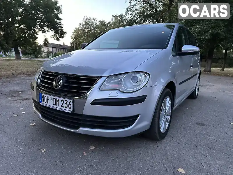 Мінівен Volkswagen Touran 2010 1.6 л. Ручна / Механіка обл. Сумська, Лебедин - Фото 1/21