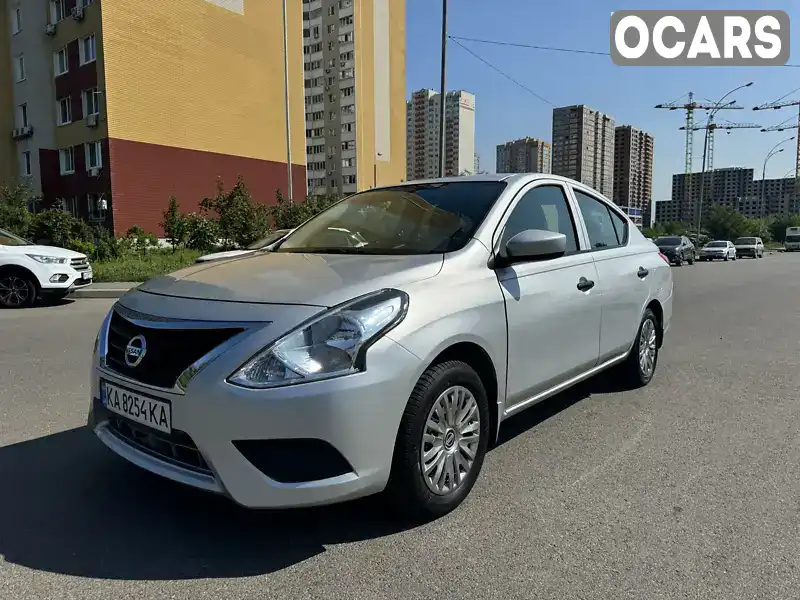 Седан Nissan Versa 2017 1.6 л. Автомат обл. Київська, Київ - Фото 1/21