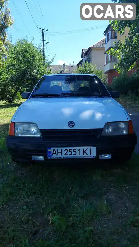 Седан Opel Kadett 1991 1.4 л. Ручна / Механіка обл. Дніпропетровська, Кам'янське (Дніпродзержинськ) - Фото 1/11