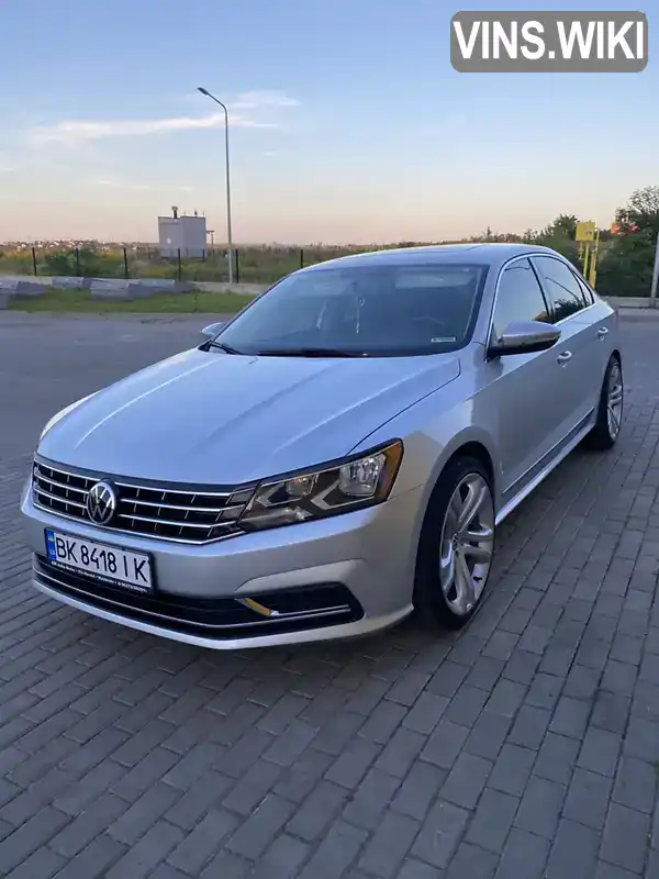 Седан Volkswagen Passat 2016 1.8 л. Автомат обл. Ровенская, Ровно - Фото 1/19