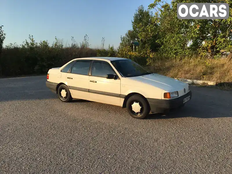 Седан Volkswagen Passat 1990 1.6 л. Ручна / Механіка обл. Вінницька, Муровані Курилівці - Фото 1/21