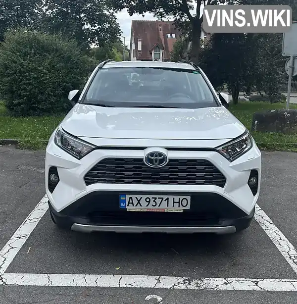 Позашляховик / Кросовер Toyota RAV4 2019 2.49 л. Варіатор обл. Чернівецька, Чернівці - Фото 1/9