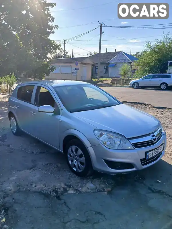 W0L0AHL48A2138554 Opel Astra 2010 Хэтчбек 1.36 л. Фото 1