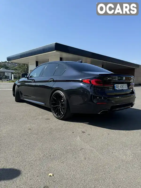 WBAJE7C55JWD52043 BMW 5 Series 2018 Седан 3 л. Фото 1