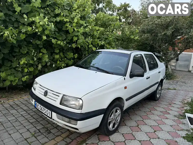 Седан Volkswagen Vento 1993 1.78 л. Ручная / Механика обл. Львовская, Стрый - Фото 1/21