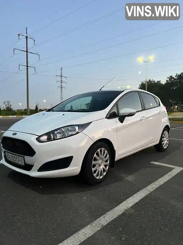 Хетчбек Ford Fiesta 2016 1.25 л. Ручна / Механіка обл. Київська, Ірпінь - Фото 1/9