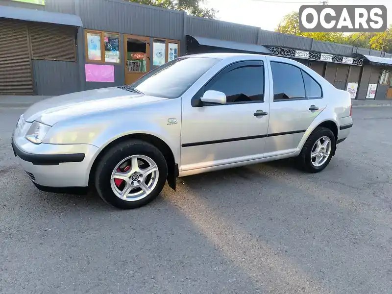 Седан Volkswagen Bora 2003 1.6 л. Ручна / Механіка обл. Чернівецька, Чернівці - Фото 1/21