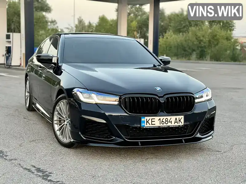 WBAJA5C55JWA57041 BMW 5 Series 2018 Седан 2 л. Фото 2