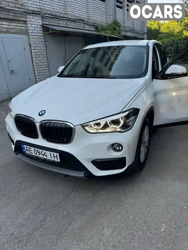 WBAJG11050ED50893 BMW X1 2017 Позашляховик / Кросовер 1.5 л. Фото 2