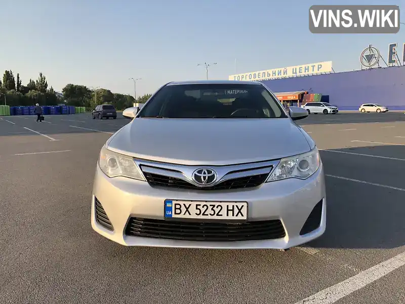 Седан Toyota Camry 2012 2.5 л. Автомат обл. Хмельницька, Кам'янець-Подільський - Фото 1/16