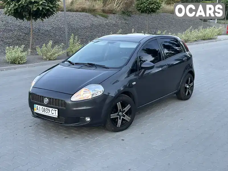 Хетчбек Fiat Grande Punto 2011 1.4 л. Автомат обл. Київська, Київ - Фото 1/21