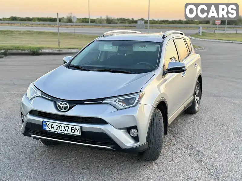 Позашляховик / Кросовер Toyota RAV4 2016 2.49 л. Автомат обл. Київська, Київ - Фото 1/19