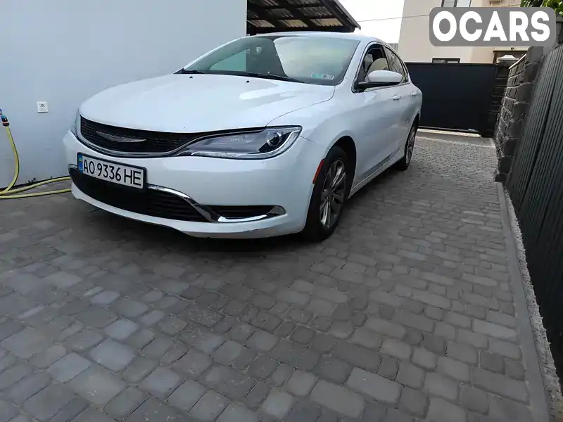 Седан Chrysler 200 2015 2.4 л. Автомат обл. Закарпатська, Ужгород - Фото 1/13