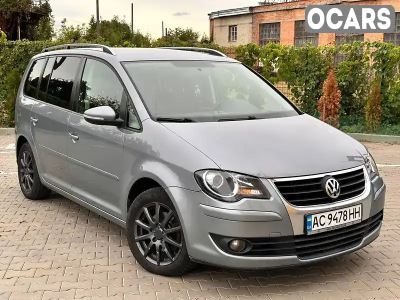 Мінівен Volkswagen Touran 2010 2 л. Ручна / Механіка обл. Волинська, location.city.torchyn - Фото 1/14