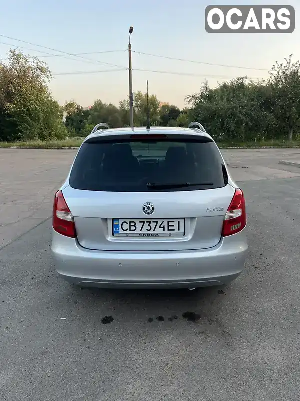 TMBGG25J1A3159942 Skoda Fabia 2010 Универсал 1.9 л. Фото 5