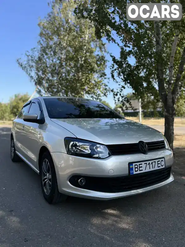 Седан Volkswagen Polo 2013 1.6 л. Ручна / Механіка обл. Миколаївська, Миколаїв - Фото 1/16