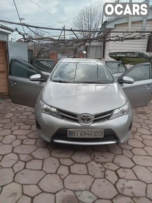 Хетчбек Toyota Auris 2013 1.33 л. Ручна / Механіка обл. Полтавська, Гадяч - Фото 1/10