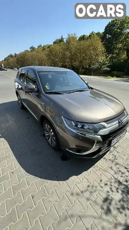 Позашляховик / Кросовер Mitsubishi Outlander 2020 2.36 л. Варіатор обл. Київська, Біла Церква - Фото 1/13