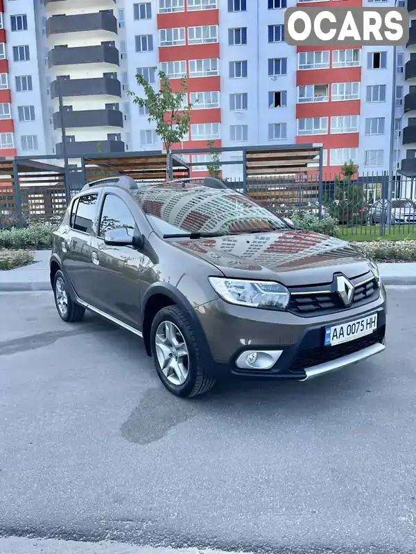 Хэтчбек Renault Sandero 2018 1.46 л. Ручная / Механика обл. Киевская, Киев - Фото 1/21