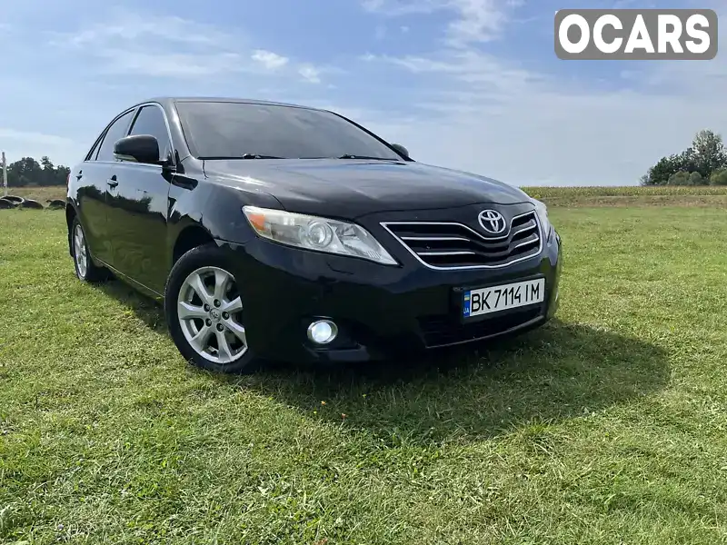 Седан Toyota Camry 2011 2.36 л. Автомат обл. Рівненська, Рівне - Фото 1/19