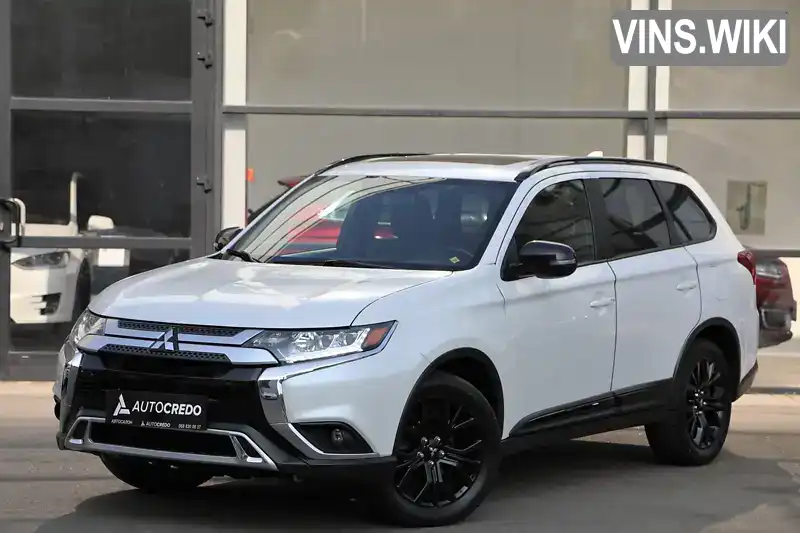 Позашляховик / Кросовер Mitsubishi Outlander 2019 2.36 л. Варіатор обл. Харківська, Харків - Фото 1/21