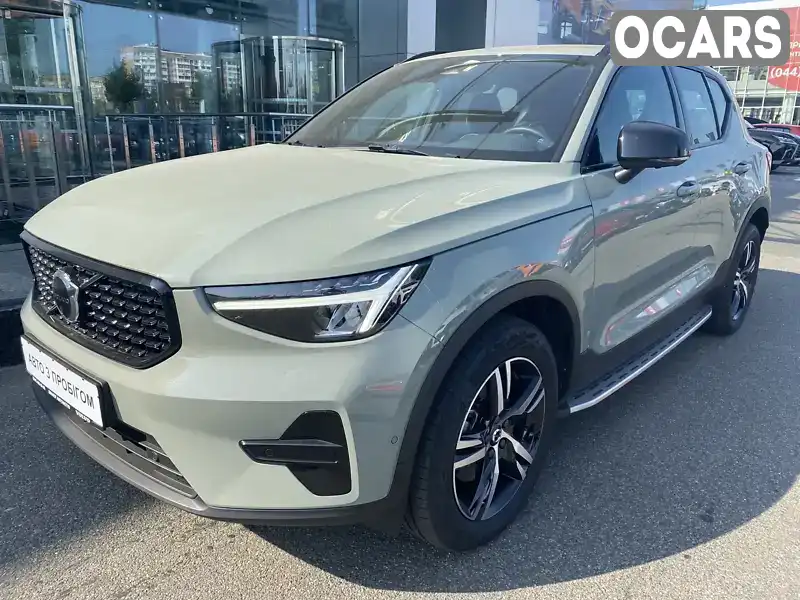 Внедорожник / Кроссовер Volvo XC40 2023 1.97 л. Робот обл. Киевская, Киев - Фото 1/21