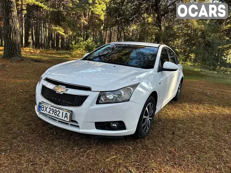 Седан Chevrolet Cruze 2010 1.6 л. Ручная / Механика обл. Хмельницкая, Славута - Фото 1/14