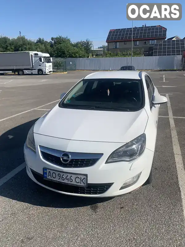 Універсал Opel Astra 2011 1.96 л. Ручна / Механіка обл. Закарпатська, Ужгород - Фото 1/6