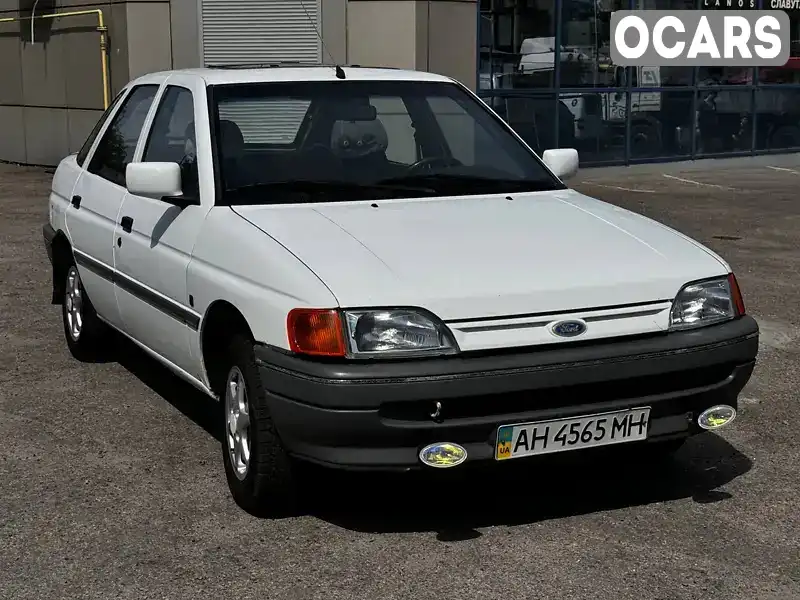 Хетчбек Ford Escort 1992 1.3 л. Ручна / Механіка обл. Дніпропетровська, Дніпро (Дніпропетровськ) - Фото 1/18