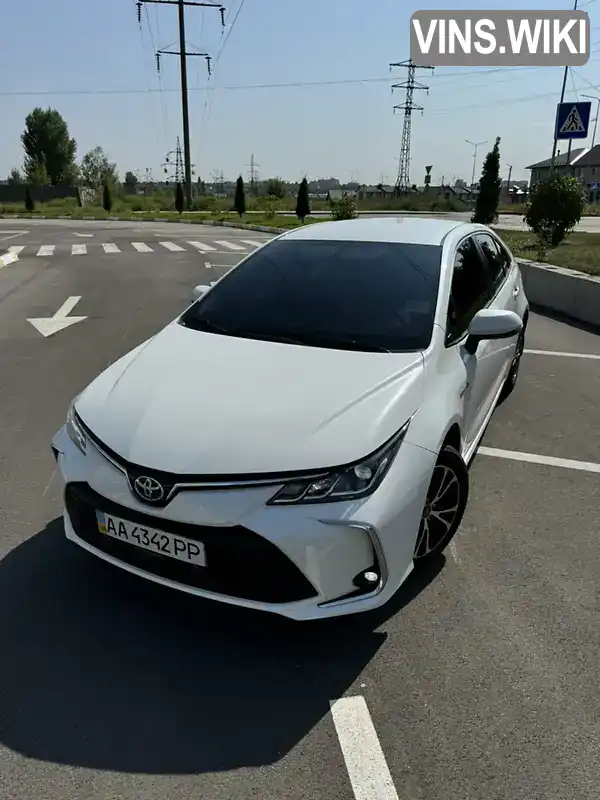 Седан Toyota Corolla 2019 1.8 л. Варіатор обл. Київська, Київ - Фото 1/9