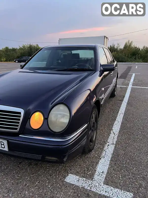 Седан Mercedes-Benz E-Class 1997 2.2 л. Ручна / Механіка обл. Чернівецька, Чернівці - Фото 1/21