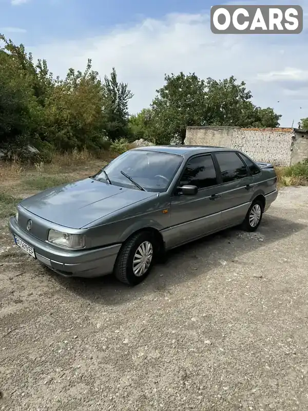 WVWZZZ31ZJE020724 Volkswagen Passat 1988 Седан 1.6 л. Фото 1