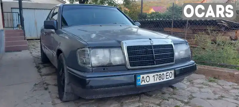 Седан Mercedes-Benz E-Class 1992 2.5 л. Ручна / Механіка обл. Закарпатська, Рахів - Фото 1/9