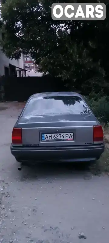 Седан Opel Omega 1987 2 л. Ручна / Механіка обл. Дніпропетровська, Дніпро (Дніпропетровськ) - Фото 1/8