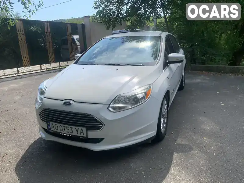 Хетчбек Ford Focus 2012 null_content л. обл. Закарпатська, Мукачево - Фото 1/21