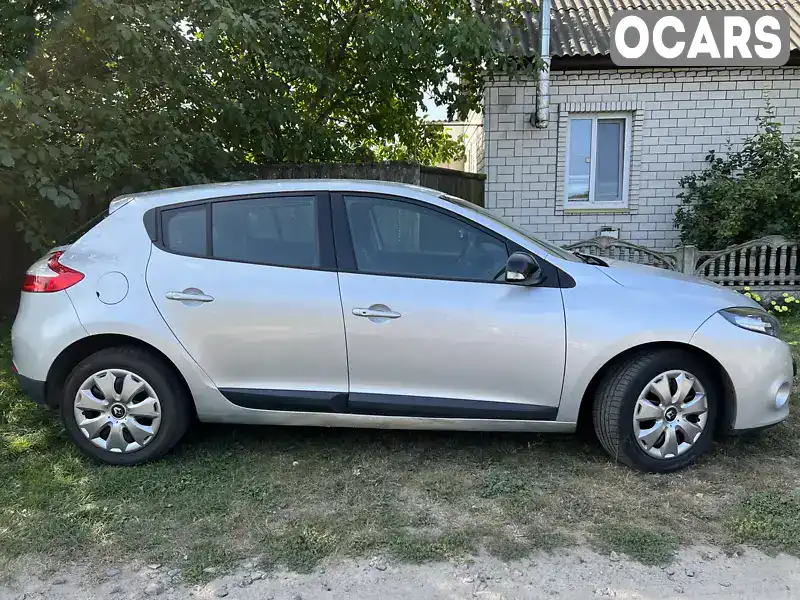 VF1BZ1A0544914339 Renault Megane 2011 Хетчбек 1.46 л. Фото 2