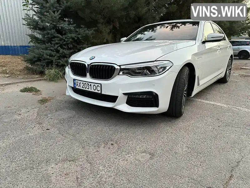 WBAJA9C56JB253338 BMW 5 Series 2018 Седан 2 л. Фото 2