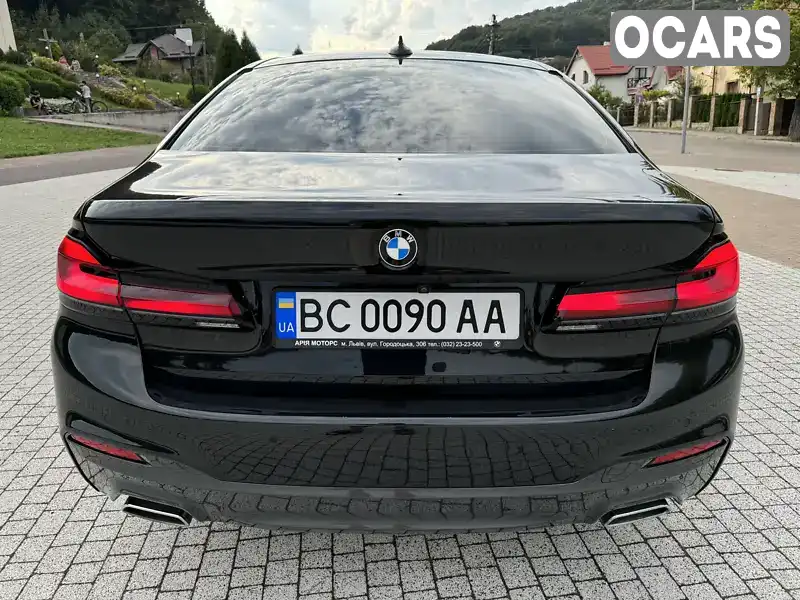 WBAJE7C54KWW08378 BMW 5 Series 2018 Седан 3 л. Фото 2