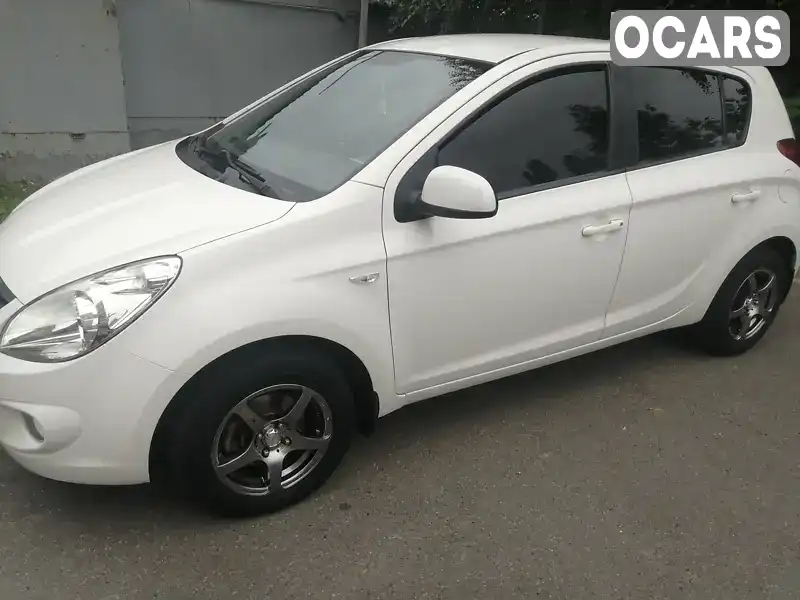 Хетчбек Hyundai i20 2011 1.4 л. Автомат обл. Київська, Київ - Фото 1/12