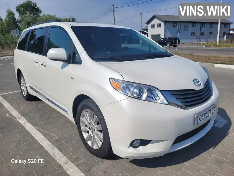 Минивэн Toyota Sienna 2016 3.5 л. Автомат обл. Киевская, Киев - Фото 1/21