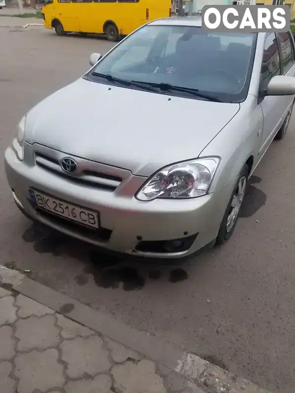 Хетчбек Toyota Corolla 2004 1.36 л. Робот обл. Рівненська, Рівне - Фото 1/5