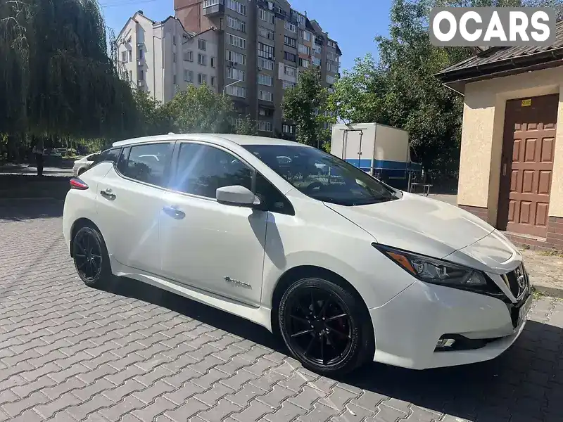 1N4AZ1CP9JC310372 Nissan Leaf 2018 Хетчбек  Фото 2