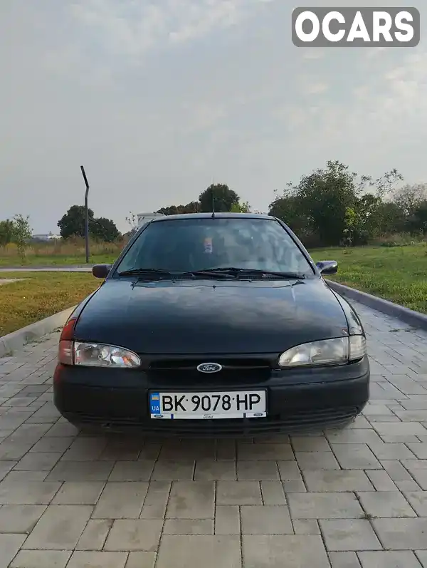 Седан Ford Mondeo 1994 1.8 л. Ручна / Механіка обл. Рівненська, Здолбунів - Фото 1/15