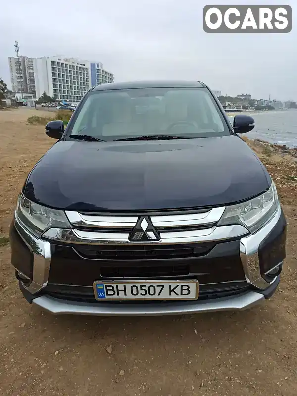 Внедорожник / Кроссовер Mitsubishi Outlander 2017 2.36 л. Вариатор обл. Одесская, Черноморск (Ильичевск) - Фото 1/21